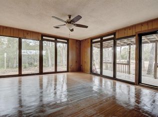 105 Natchez Trce, Smithville, TX 78957