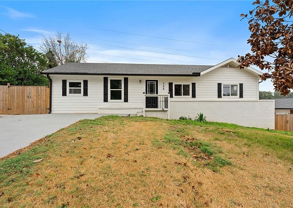 1st image of 766 Longleaf Dr