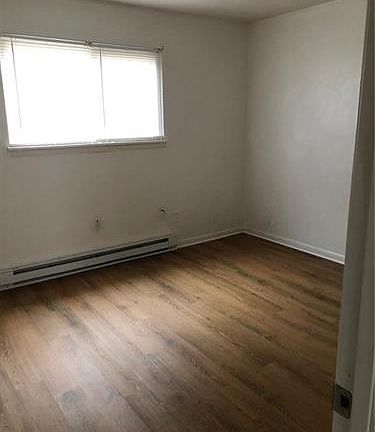 5th image of 2421 Courtney Ave APT 2