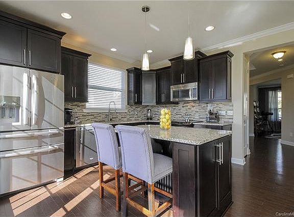 4th image of 7103 Toxaway Ln