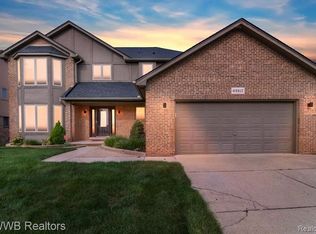 49617 Shenandoah Dr, Macomb, MI 48044