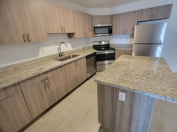 3rd image of 6001 W Flagler St APT 302
