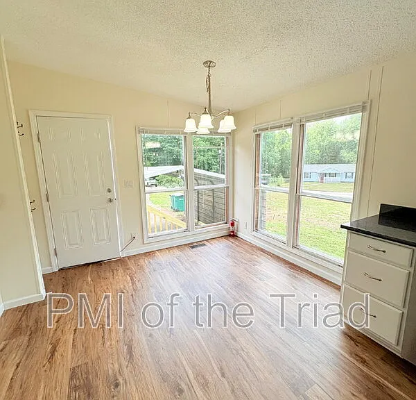 589 Alvis Ln — Photo 24