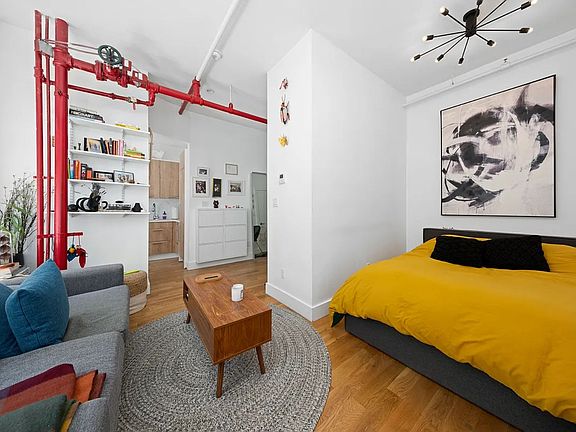 3rd image of 517 W 45th St #42B