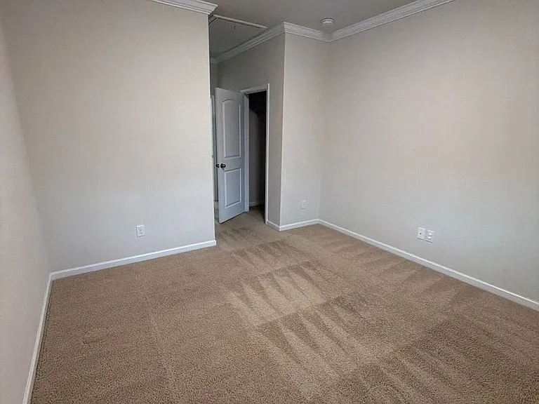 1008 Fairbrae Ln — Photo 21