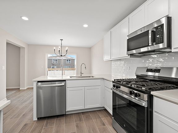 5th image of 1444 Somerset Dr