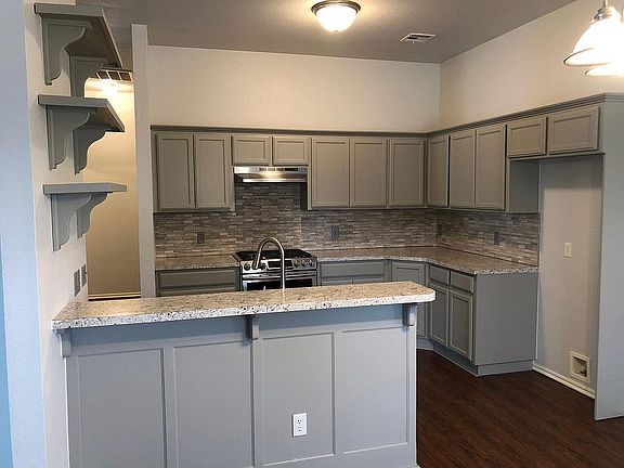 3rd image of 21889 Pioneer Cir