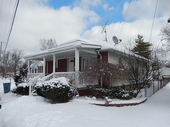 3rd image of 32735 Burton St