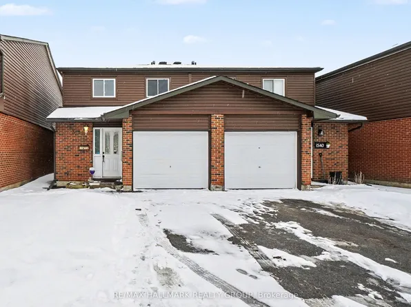 1542 Queensdale Ave, Ottawa, ON K1T 1R7