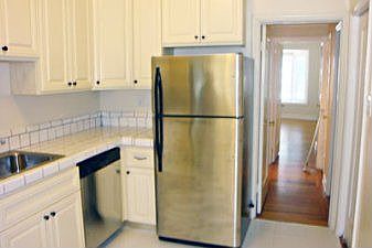 Kitchen :: 2415 Buchanan 2