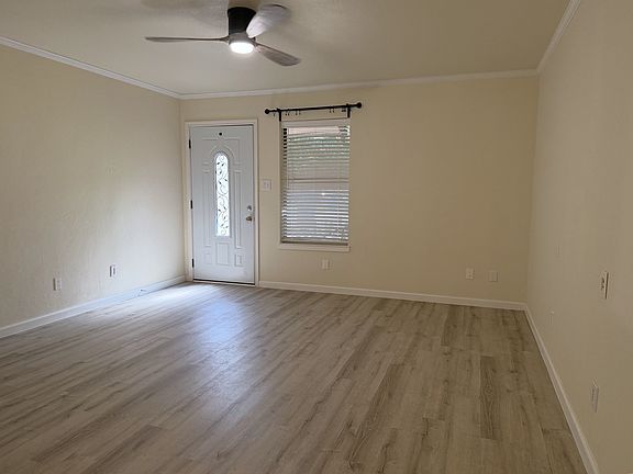 5th image of 101 Kathryn Dr