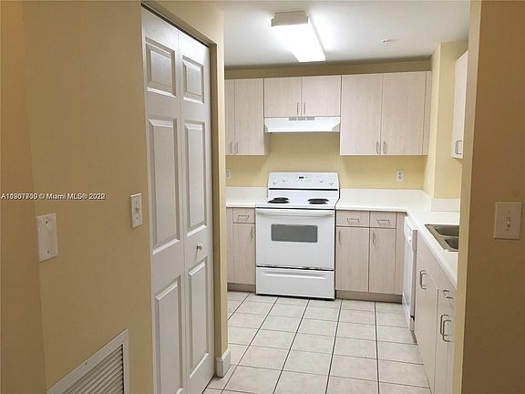 4th image of 50 Menores Ave APT 714