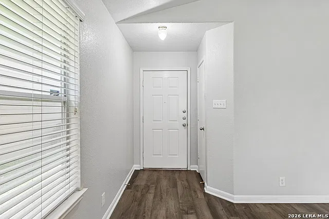 3 bed, 2.0 bath, 1315 sqft, $1,695 — Photo 4