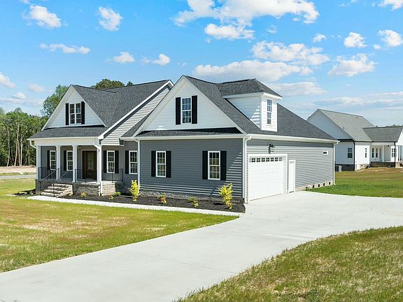 3rd image of 606 Pickens Drive