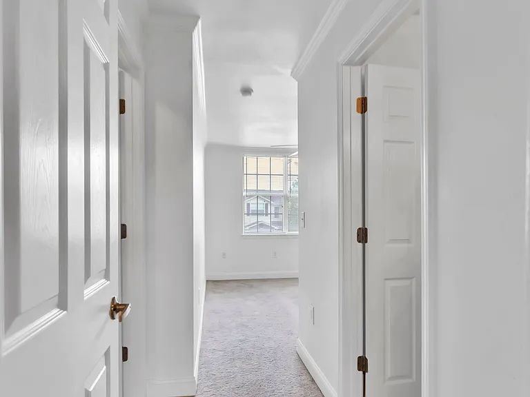 735 Majestic Dr — Photo 18