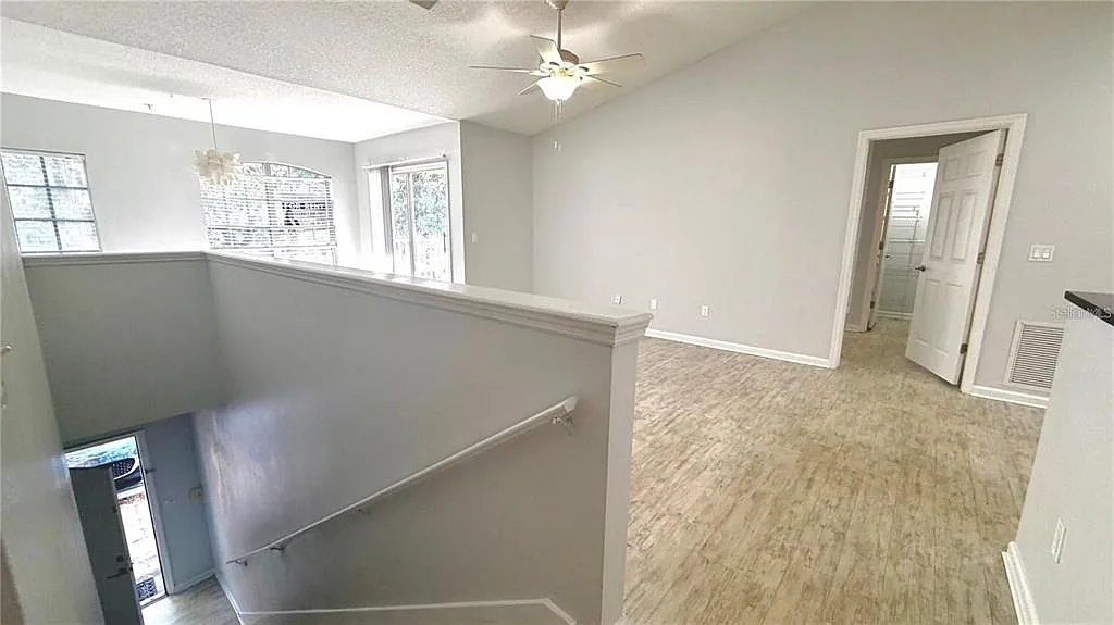 Building Photo - 4332 S Kirkman Rd #1012