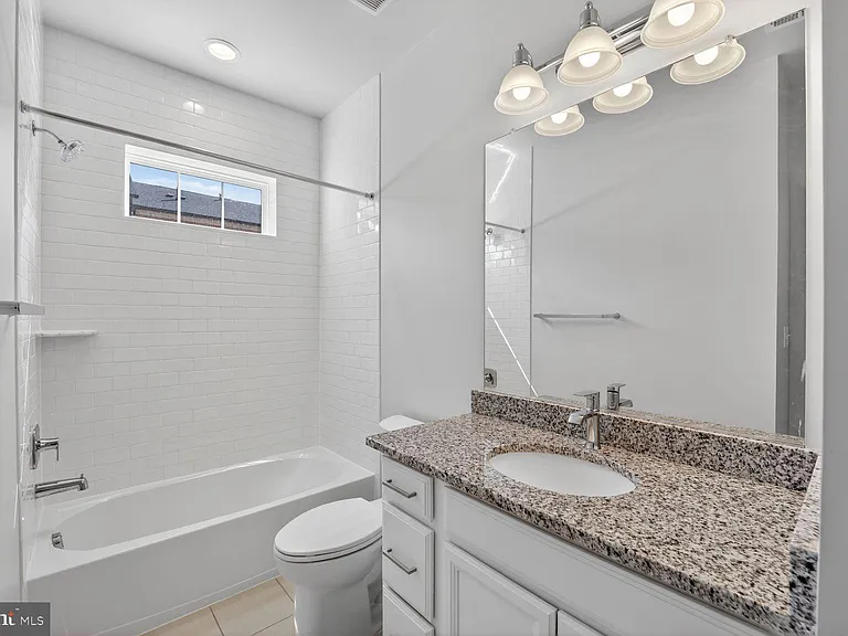 620 Halsey Way — Photo 12