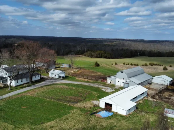 9996 Bennington Pike, Vevay, IN 47043