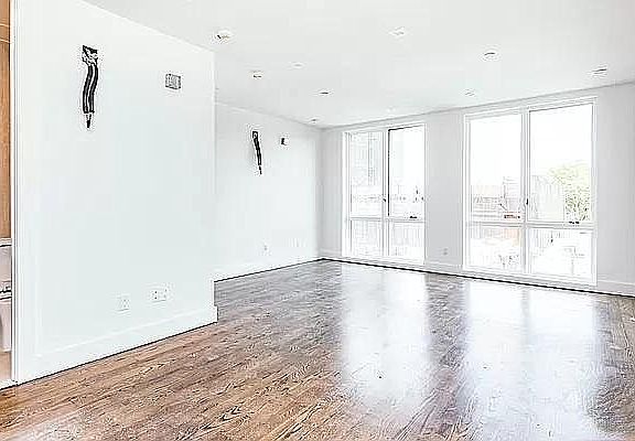 2nd image of 321 Woodbine St #3L