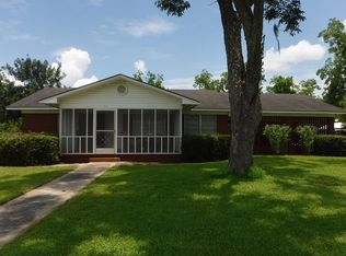 408 W Carter Ave, Blackshear, GA 31516