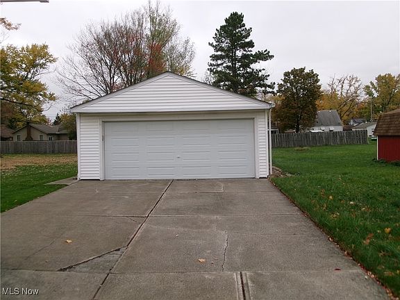 2nd image of 10674 Woodview Blvd