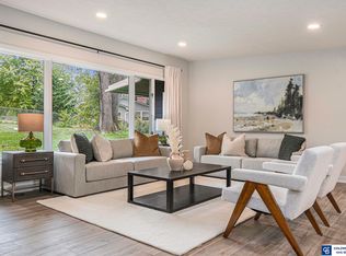 9169 Pine St, Omaha, NE 68124