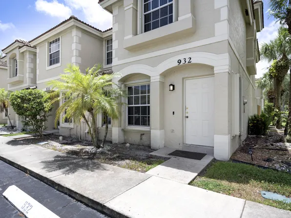 932 Summit Lake Drive, West Palm Beach, FL 33406