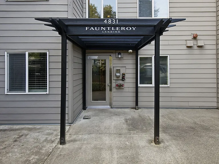 4831 Fauntleroy Way SW #201 — Photo 19