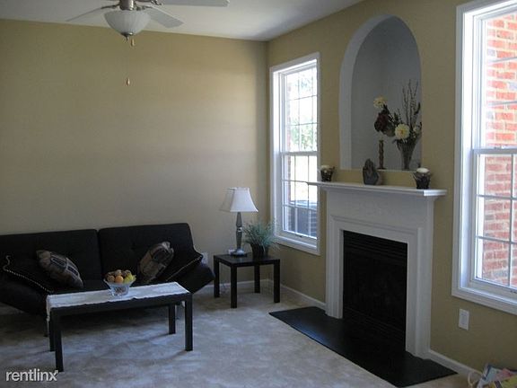 2nd image of 897 Ivydale Ln