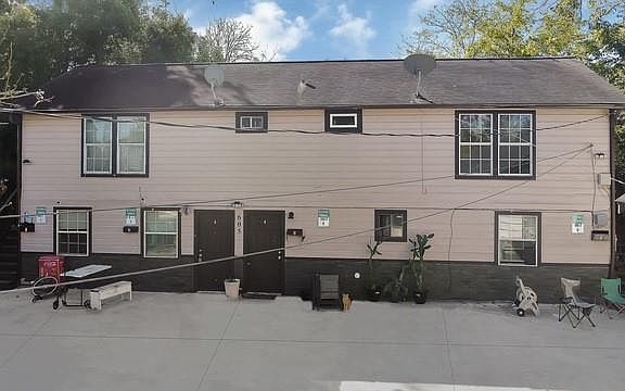 2nd image of 605 E Hunnicutt St #A