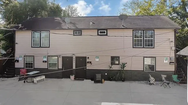 605 E Hunnicutt St #A — Photo 2