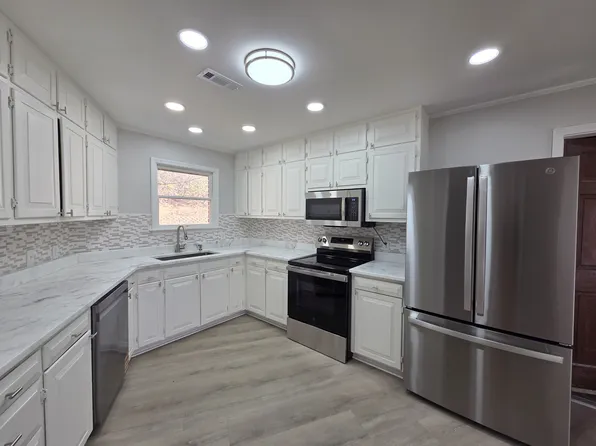 255 Rainbow Ter, Black Mountain, NC 28711