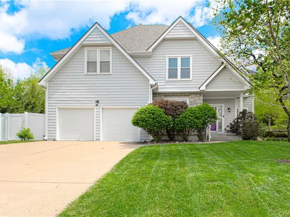 6913 Red Oak Dr, Shawnee, KS 66217