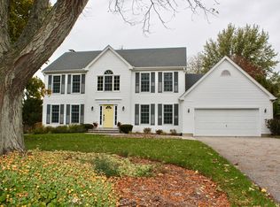 72 Burning Bush Trl, Crystal Lake, IL 60012