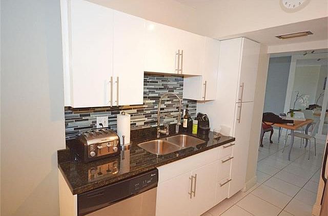 1st image of 4400 Hillcrest Dr APT 508