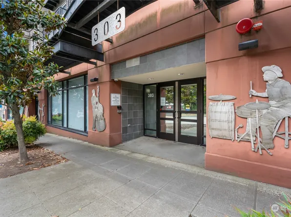 303 23rd Avenue S #405, Seattle, WA 98144