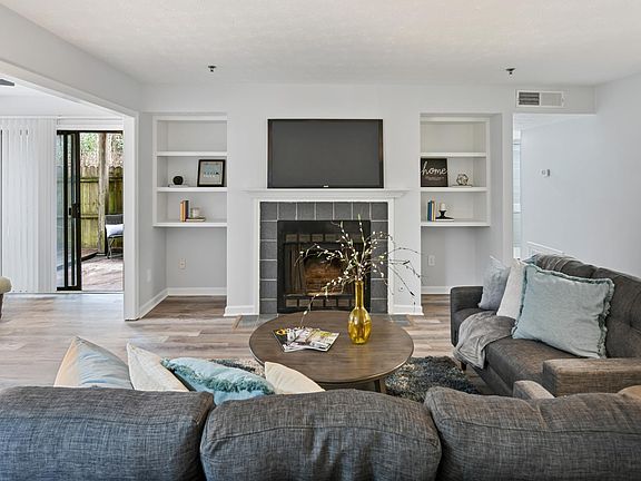 4th image of 2601 Vinings Central Dr #43