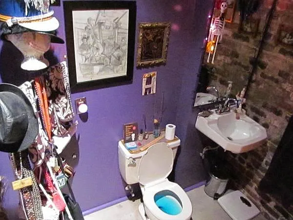 Unique guest bath/ dressing room / art gallery! Also good for extra storage. - 2453 N Rampart St