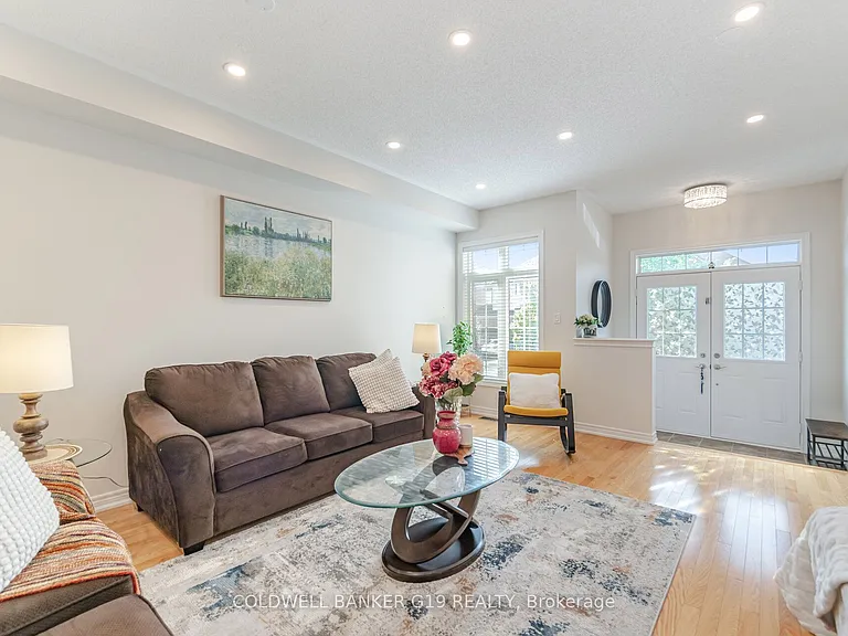 43 Midcrest Cir — Photo 9