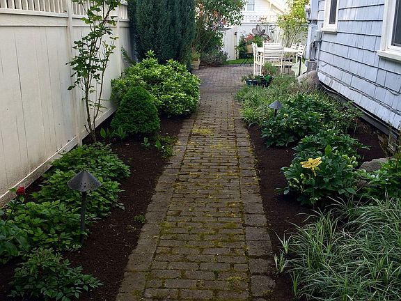 Side garden walkway