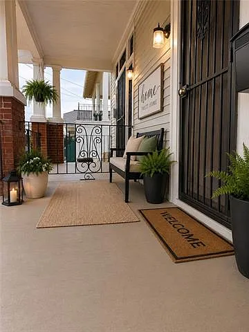 2910 Bruxelles St — Photo 2