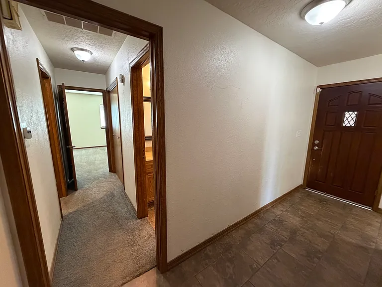 2517 Chateau Dr — Photo 8