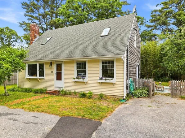 70 Quinaquisset Avenue, Mashpee, MA 02649