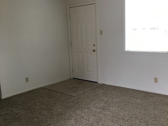 3rd image of 3228 Fairview Ct #4