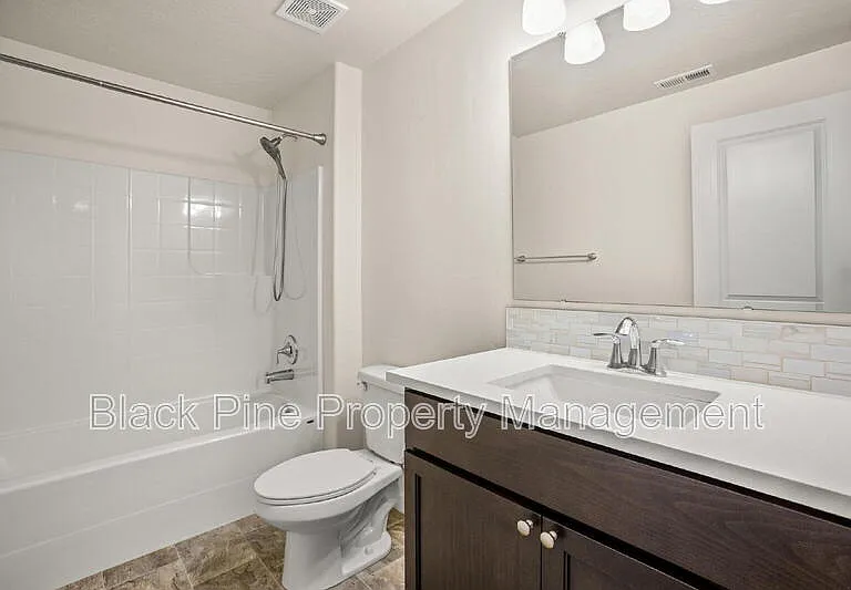 644 Stanley Lake St — Photo 17