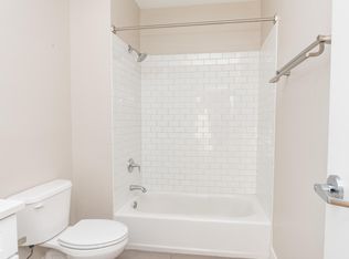 3120 N Broadway St #403, Chicago, IL 60657
