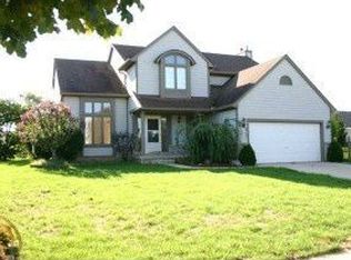 780 Kingsley Dr, Wixom, MI 48393