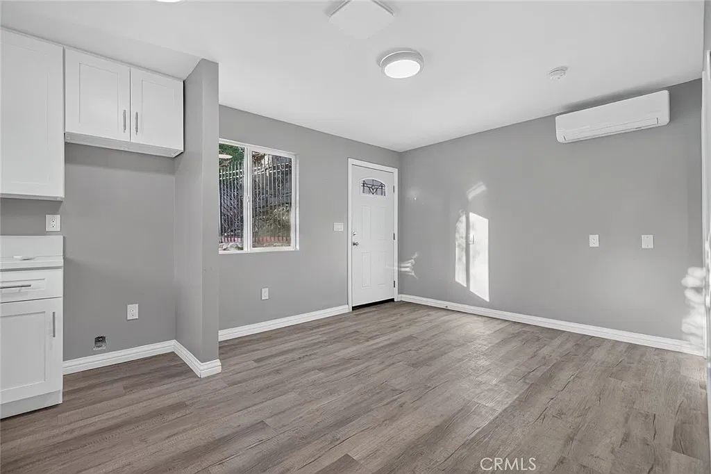 1 bed, 500 sqft, $2,500 — Photo 4