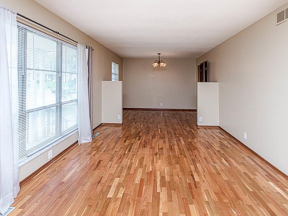 2nd image of 519 Belair Dr