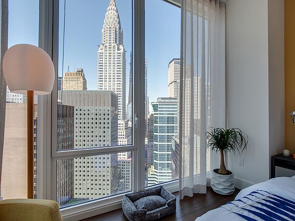 5th image of 222 E 44th St APT 40L